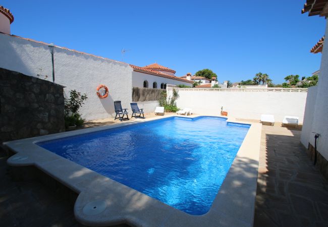 Villa en Miami Playa - Miami Platja