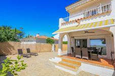 Дом на Камбрильс - VILLA LAURA II