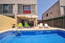 House in Cambrils - VILLA MAGNOLIA